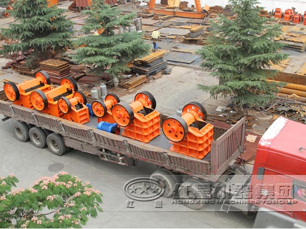 粗料破碎機(jī)發(fā)貨現(xiàn)場(chǎng)