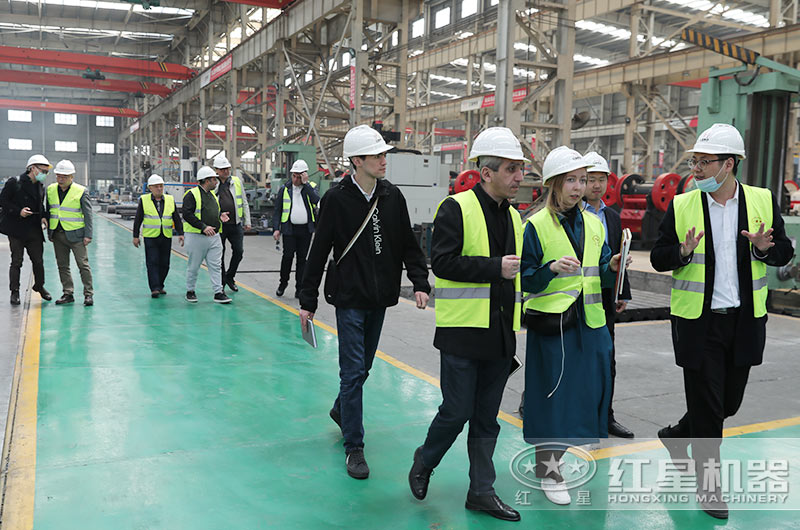 客戶一行來(lái)廠參觀考察 客戶一行來(lái)廠參觀考察