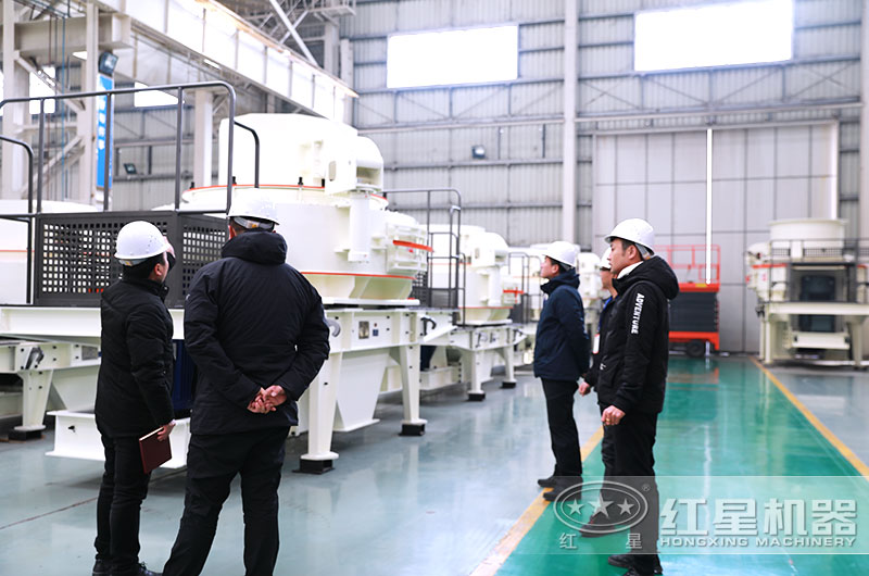 客戶一行來(lái)廠考察砂石加工設(shè)備 客戶一行來(lái)廠考察砂石加工設(shè)備