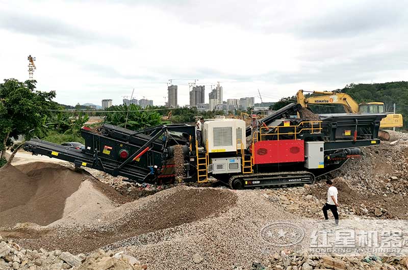 履帶移動破碎站現場三 履帶移動破碎站現場三