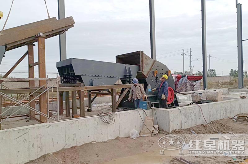 PCX錘式整形破碎機(jī)現(xiàn)場 PCX錘式整形破碎機(jī)現(xiàn)場