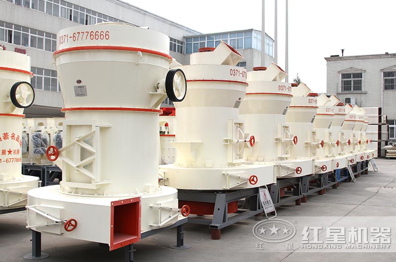 雷蒙磨粉機(jī)車(chē)間實(shí)拍圖 雷蒙磨粉機(jī)車(chē)間實(shí)拍圖