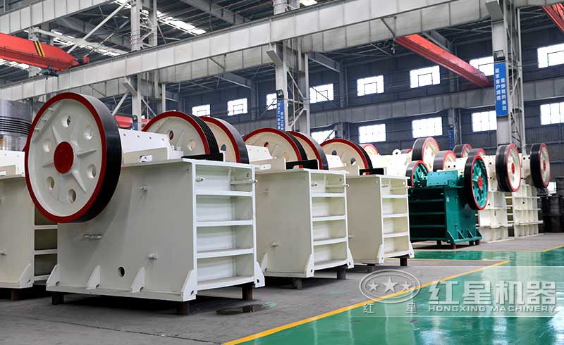 爐渣顎式破碎機現場實拍圖 爐渣顎式破碎機現場實拍圖