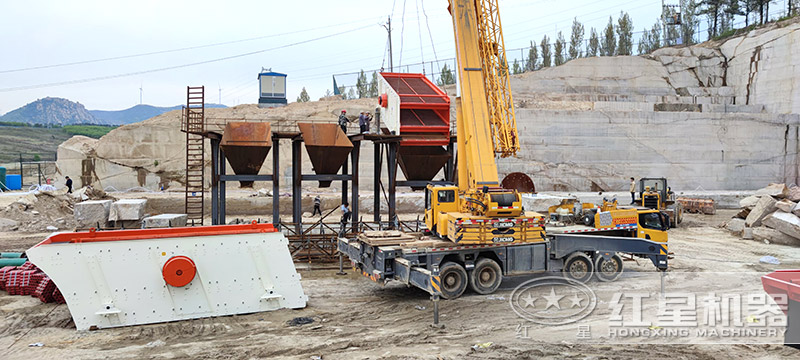 砂石場不斷發(fā)展起來，碎石機器需求大