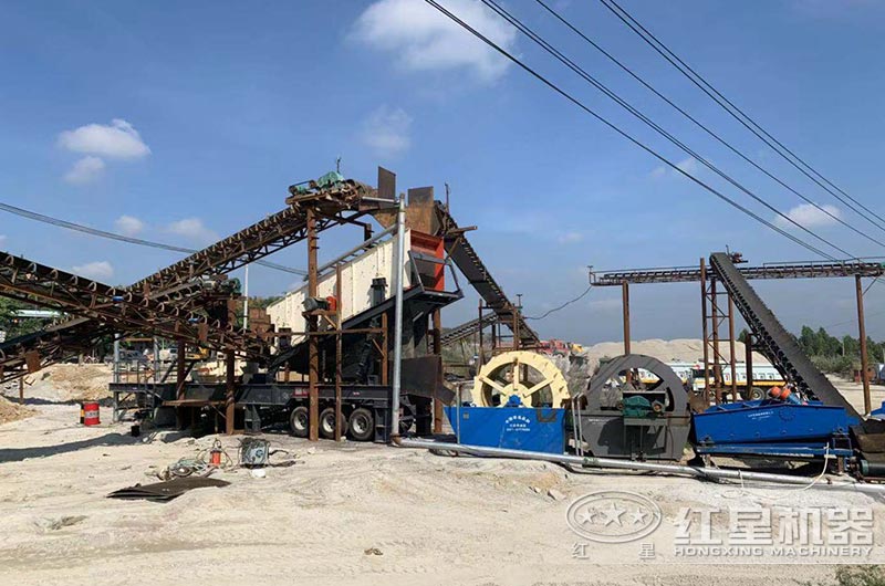 移動鵝卵石制砂機生產現場實拍 移動鵝卵石制砂機生產現場實拍