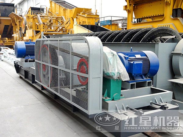 對輥破碎機(jī)展示 對輥破碎機(jī)展示