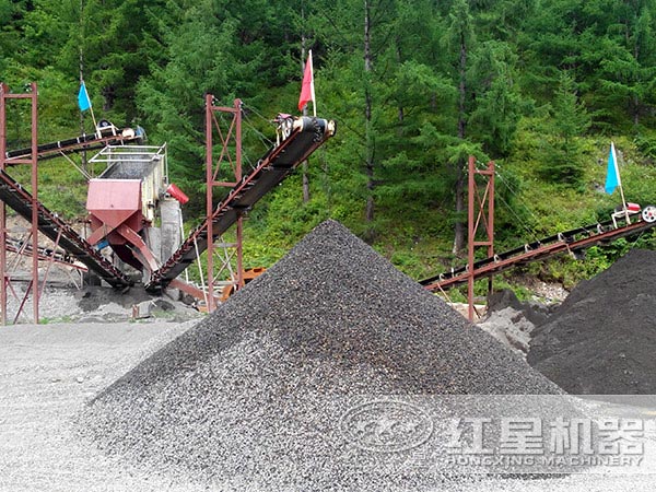 機(jī)制砂生產(chǎn)加工現(xiàn)場(chǎng)