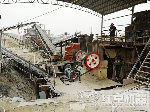 顎式破碎機現場 顎式破碎機現場