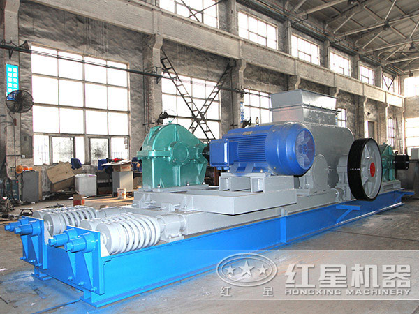紅星機器對輥破碎機生產車間