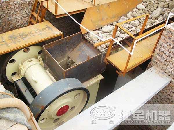 鄂式制沙機作業現場 鄂式制沙機作業現場