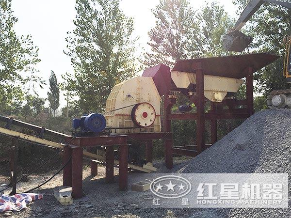 河南紅星新型錘破機生產(chǎn)現(xiàn)場
