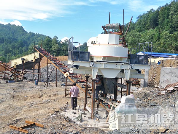 時產100噸瀝青路面制砂機安裝現場