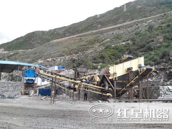 石英石制砂現場 石英石制砂現場