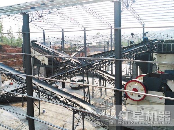 紅星鵝卵石粉碎機作業(yè)現(xiàn)場