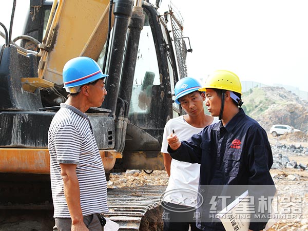 紅星技術工程師現(xiàn)場為用戶指導 紅星技術工程師現(xiàn)場為用戶指導