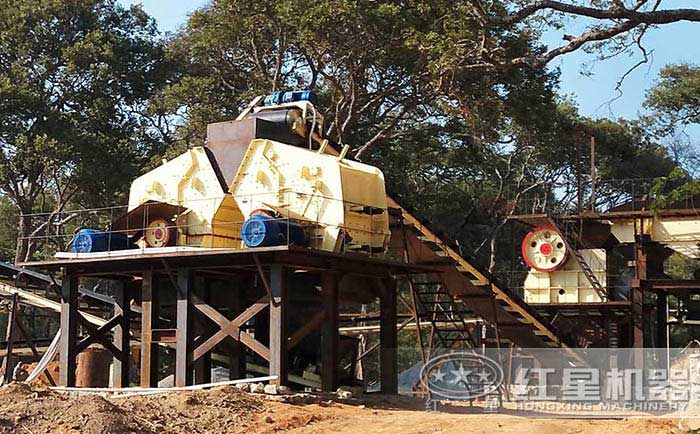 廣東客戶顎式粉碎機破碎現場