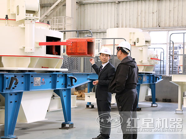 時產100噸制沙機用戶來廠參觀試機