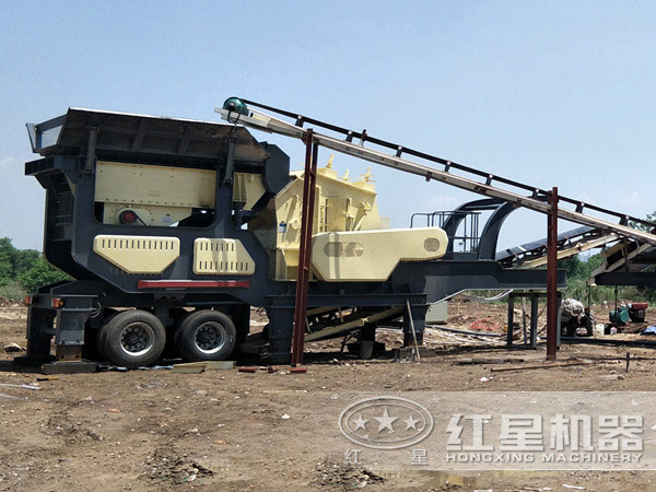 移動反擊式破碎站作業現場