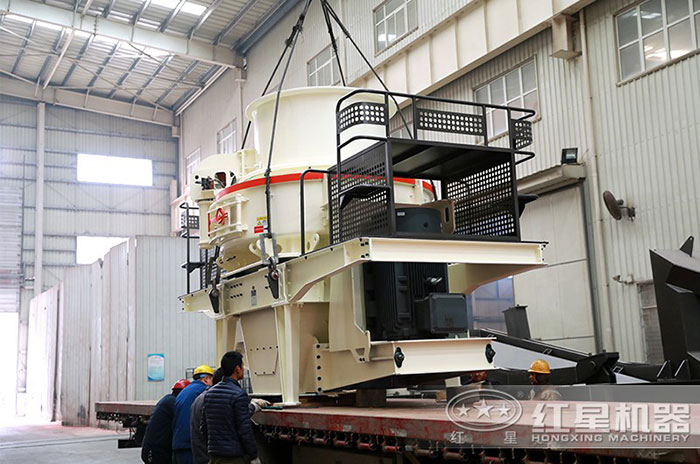 山石制砂機裝車準備發貨 山石制砂機裝車準備發貨