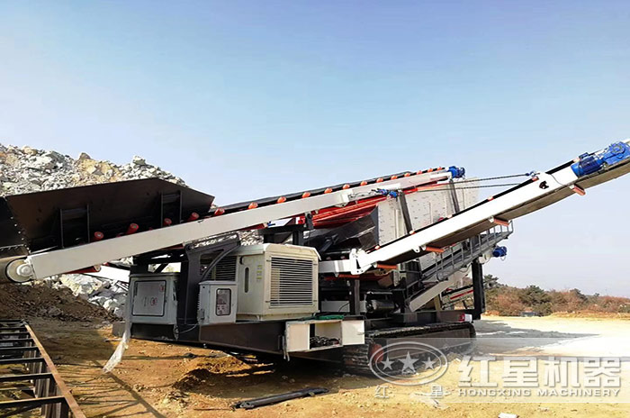 移動碎石機現場作業加工混凝土廢料