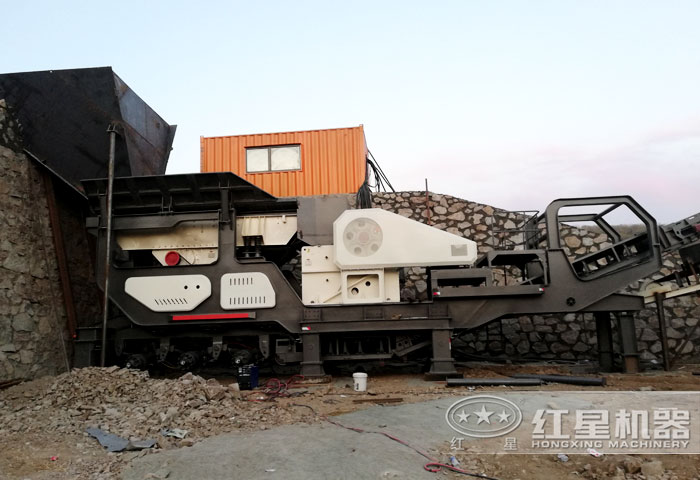 紅星移動打石機破碎機作業現場