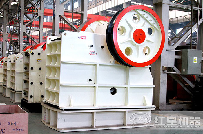 顎式制砂機車間實景 顎式制砂機車間實景
