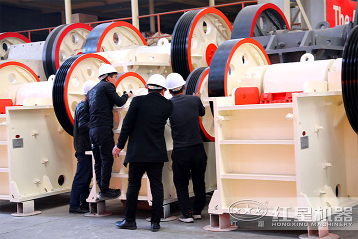 客戶到廠參觀顎式制砂機-支持帶料試機 客戶到廠參觀顎式制砂機-支持帶料試機