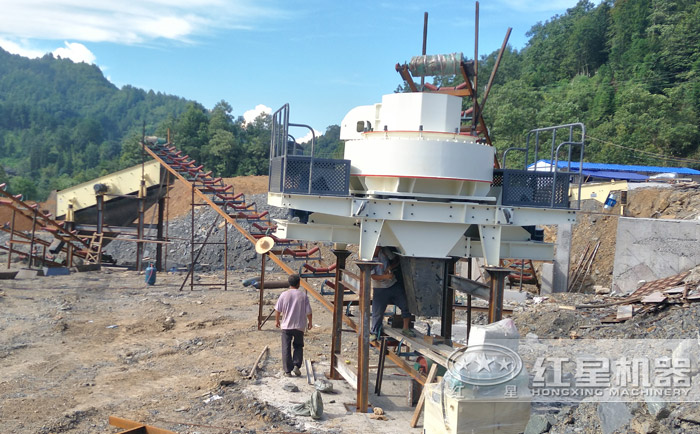 沖擊式破碎機生產現場 沖擊式破碎機生產現場