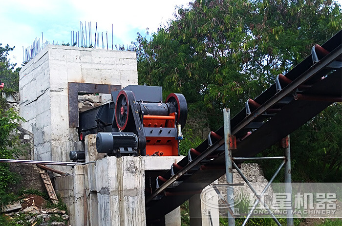 顎式破碎機作業現場