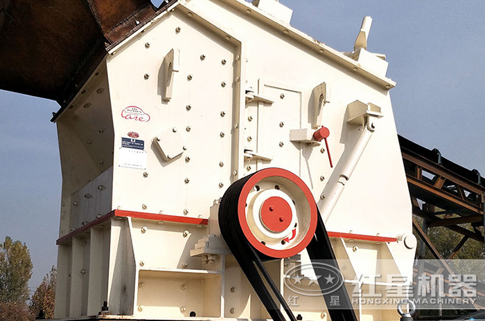 反擊式破碎機特寫 反擊式破碎機特寫