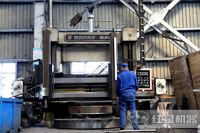 紅星機器專業化生產加工車間