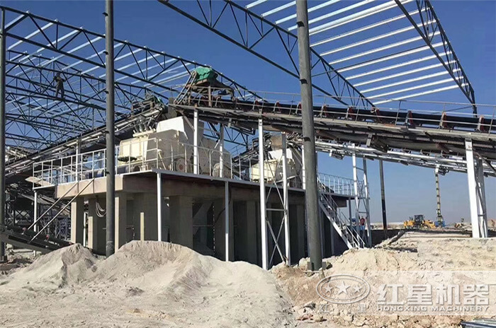 反擊式制砂機現(xiàn)場作業(yè)圖 反擊式制砂機現(xiàn)場作業(yè)圖