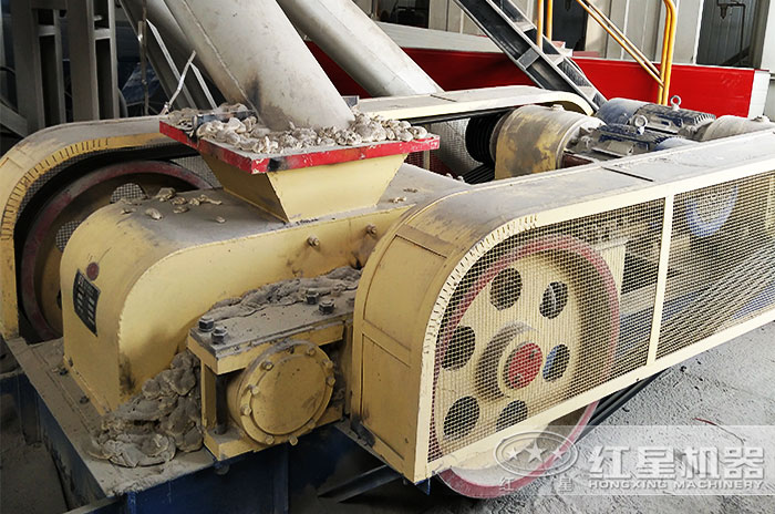 對輥式破碎機的現場圖展示 對輥式破碎機的現場圖展示