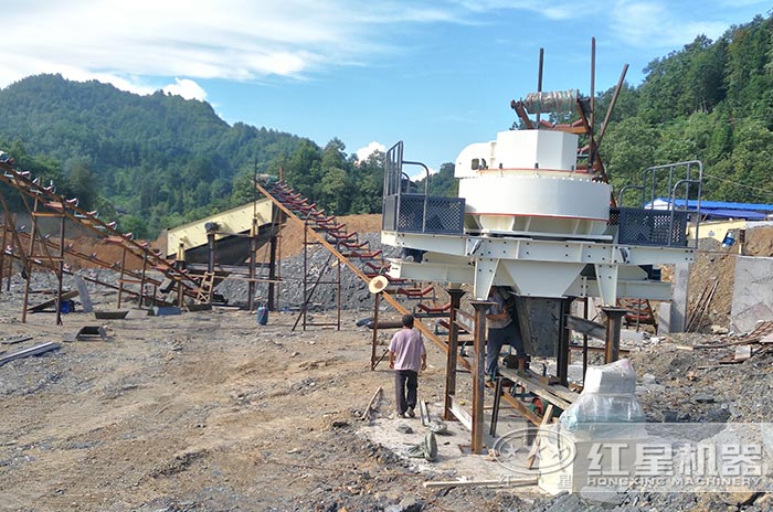 紅星用戶石頭制砂機(jī)作業(yè)現(xiàn)場(chǎng) 紅星用戶石頭制砂機(jī)作業(yè)現(xiàn)場(chǎng)