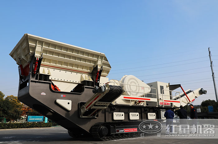 客戶到廠參觀移動破石機設備 客戶到廠參觀移動破石機設備