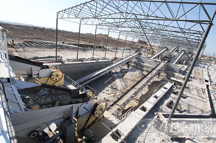 常作為生產(chǎn)先鋒的顎式破碎機現(xiàn)場圖