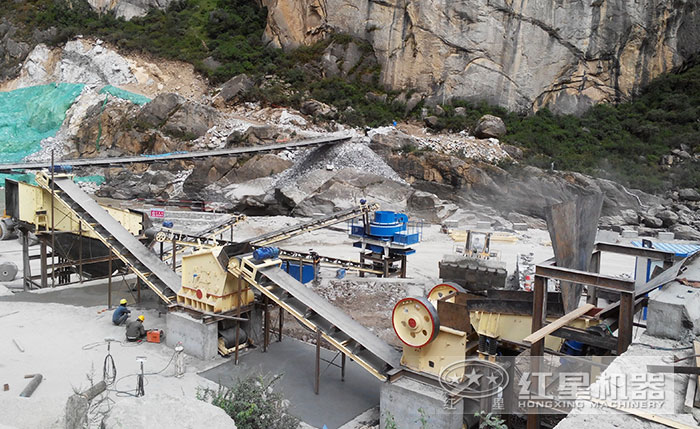 完整的機(jī)制砂生產(chǎn)線加工現(xiàn)場