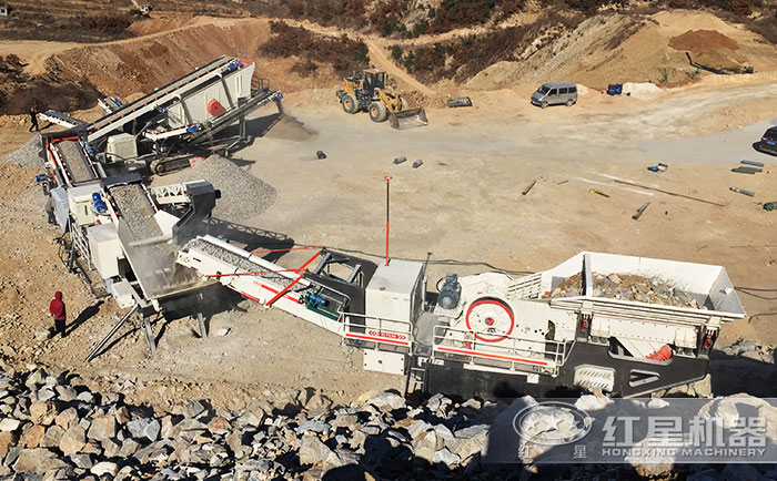 不同類(lèi)型的移動(dòng)破碎設(shè)備加工現(xiàn)場(chǎng)展示