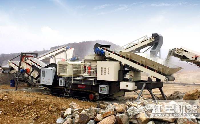 紅星履帶移動式破碎機設備現場