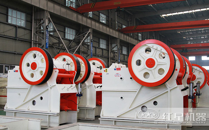 不同廠家對(duì)鄂式破碎機(jī)的定價(jià)高低不一 不同廠家對(duì)鄂式破碎機(jī)的定價(jià)高低不一