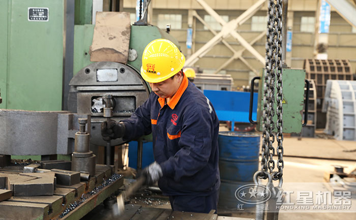 紅星機(jī)器專業(yè)化生產(chǎn)加工車間 紅星機(jī)器專業(yè)化生產(chǎn)加工車間