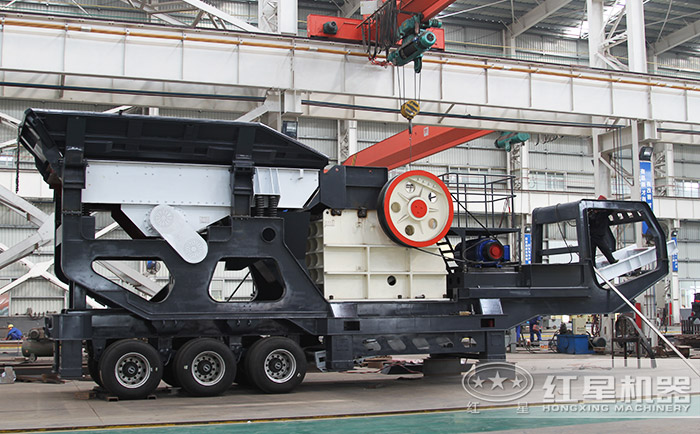 流動式的69顎式破石機生產(chǎn)車間 流動式的69顎式破石機生產(chǎn)車間