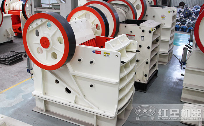 69顎式碎石機生產車間 69顎式碎石機生產車間