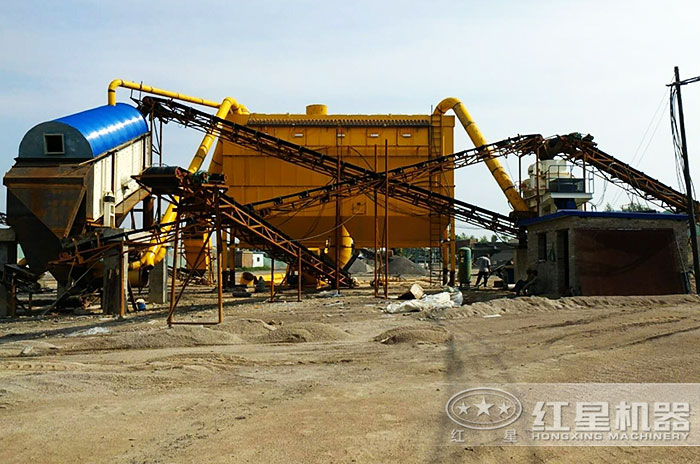 人工砂石加工現(xiàn)場 人工砂石加工現(xiàn)場