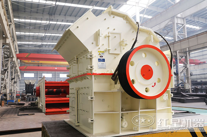 細(xì)碎機(jī)生產(chǎn)車間 細(xì)碎機(jī)生產(chǎn)車間