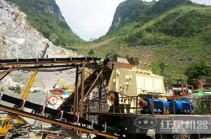 反擊式碎石料整形機現(xiàn)場展示 反擊式碎石料整形機現(xiàn)場展示