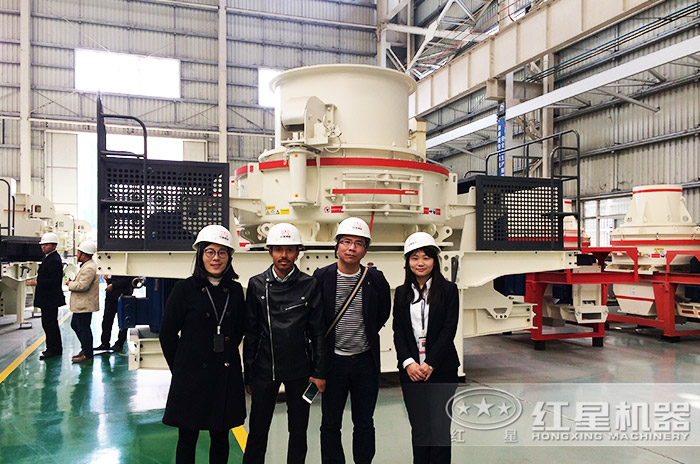 客戶到紅星機器廠區參觀考察設備