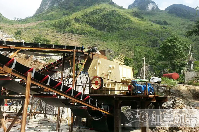 紅星山西用戶pf1214反擊式破碎機(jī)作業(yè)現(xiàn)場(chǎng)