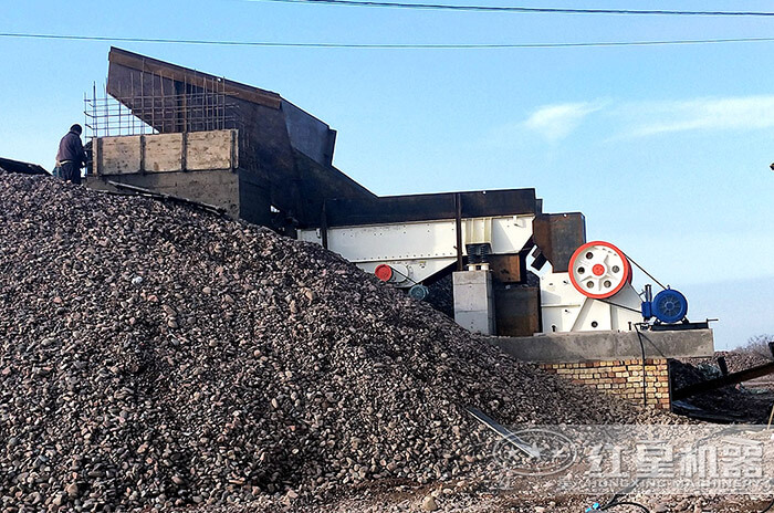 顎式破碎機作業現場