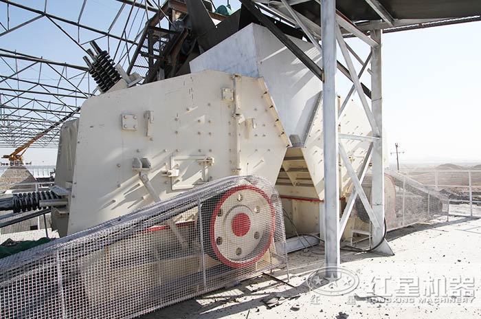 反擊式破碎機(jī)作業(yè)現(xiàn)場